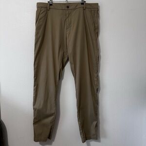 Lululemon Men’s Pants Size 36